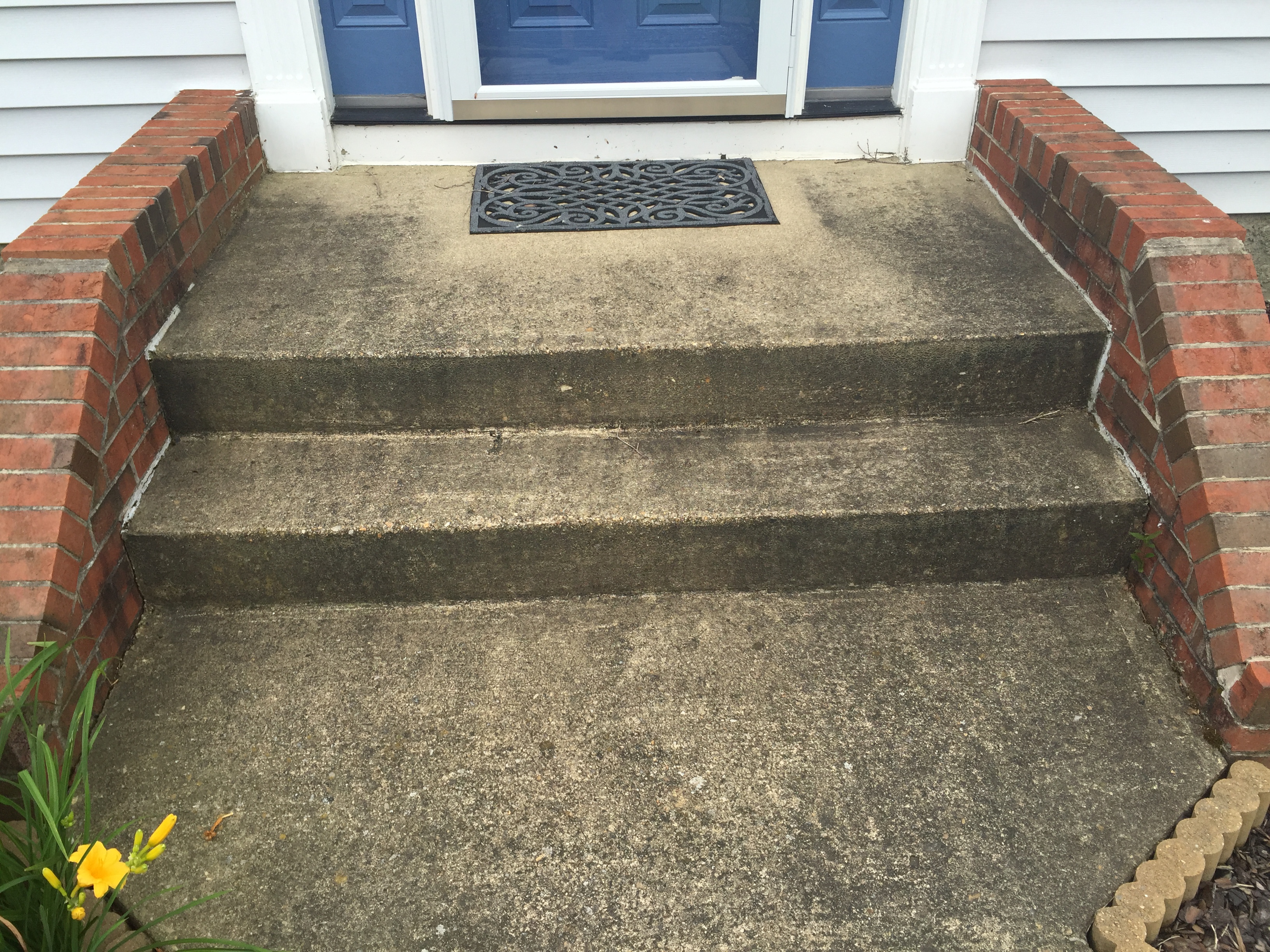 Dirty concrete steps